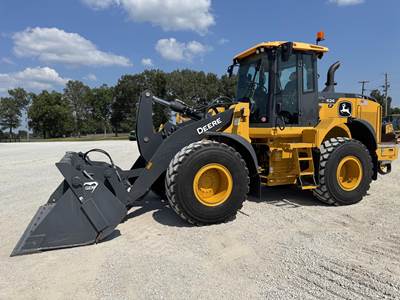 John Deere 624 P-Tier Wheel Loader