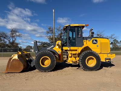 John Deere 624 P-Tier Wheel Loader