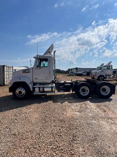Western Star 4700SF Day Cab Truck