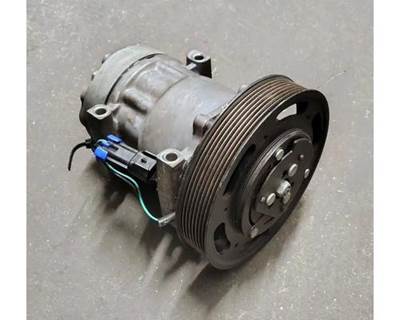 Mack MP8 A/C Compressor for a Mack CXU613
