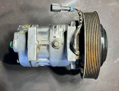 Sanden SD7H15 A/C Compressor, Mack MP8 Application. Model 4326, P/N 20721587,