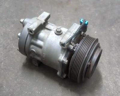 Sanden SD7H15 A/C Compressor Model U5106, X15 Application. P/N F69-1015-111,
