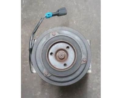 Sanden SD7H15 A/C Compressor Model U5106, X15 Application. P/N F69-1015-111,