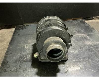 International 8600 Air Cleaner / Air Filter Housing