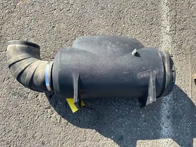 Peterbilt 386 Air Cleaner / Air Filter Housing