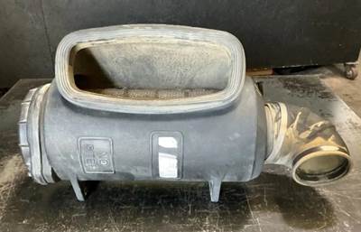 Peterbilt 386 Air Cleaner / Air Filter Housing