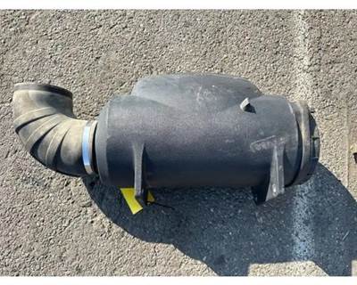 Peterbilt 386 Air Cleaner / Air Filter Housing