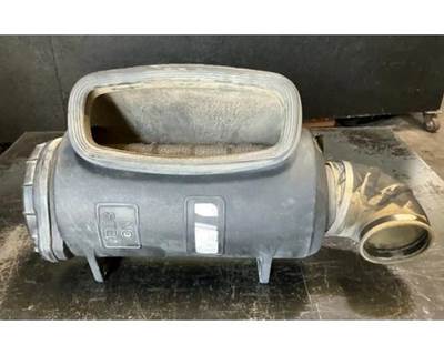 Peterbilt 386 Air Cleaner / Air Filter Housing