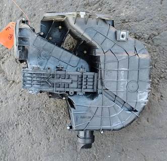 Peterbilt 579 Right Air Cleaner / Air Filter Housing