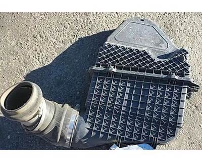 Peterbilt 579 Air Cleaner / Air Filter Housing