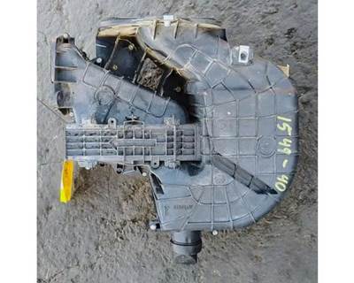 Peterbilt 579 Right Air Cleaner / Air Filter Housing