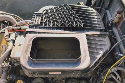 Western Star 5700 Air Cleaner / Air Filter Housing