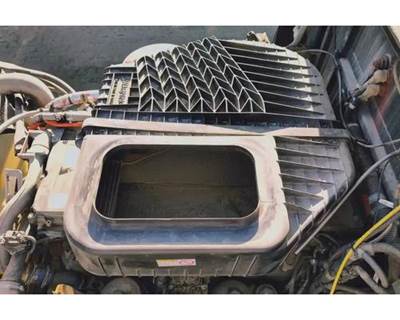 Western Star 5700 Air Cleaner / Air Filter Housing