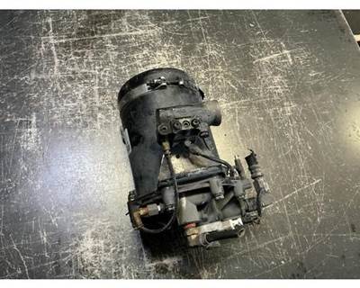 Bendix AD-9 Air Dryer for a Freightliner Cascadia 113