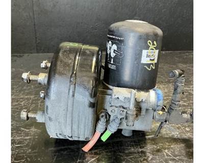 Bendix AD-IS Air Dryer for a International RH613