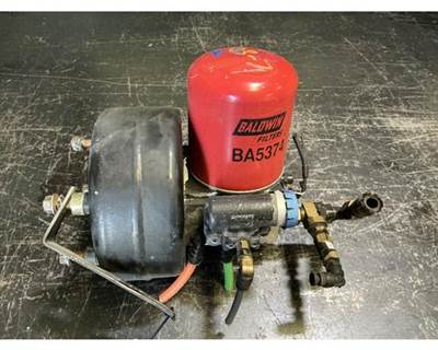 Bendix AD-IS Air Dryer for a International LT625