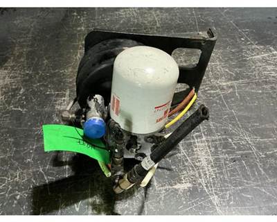 Bendix AD-IS Air Dryer for a International LT625