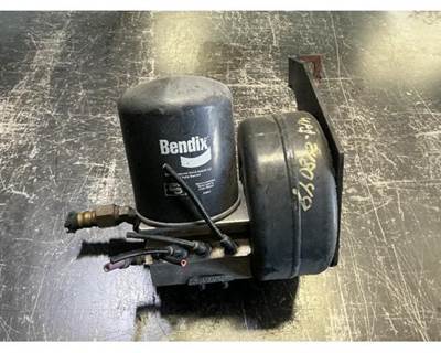 Bendix AD-IS Air Dryer for a Kenworth T680