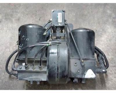 Bendix AD-IS Everflow Air Dryer for a Peterbilt 579