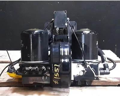 Bendix AD-IS Everflow Air Dryer for a Peterbilt 579