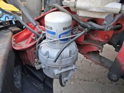 Freightliner Cascadia 125 Air Dryer