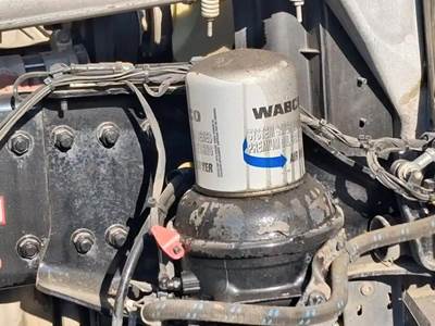Freightliner Cascadia 126 Air Dryer