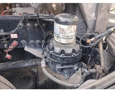 Freightliner Cascadia 126 Air Dryer