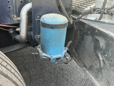 Freightliner FLD120 Air Dryer