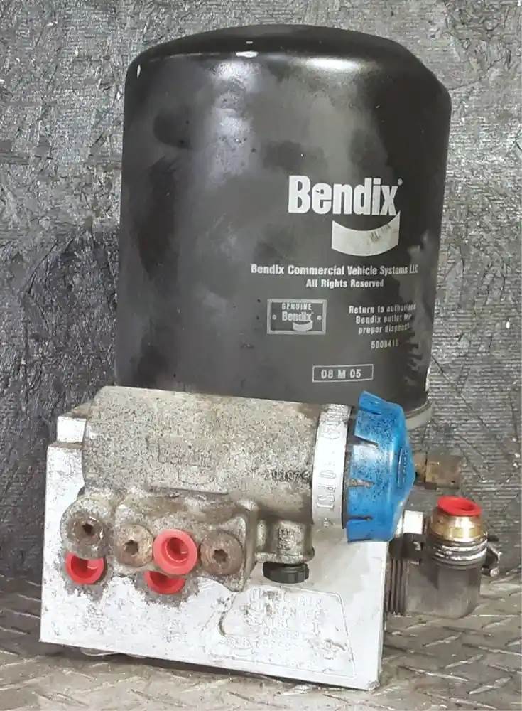 Bendix AdIs Stand Alone Air Dryer, P/N 5016364. No Purge Reservoir For
