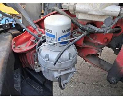 Wabco SS1200 PLUS Air Dryer for a Freightliner Cascadia 125