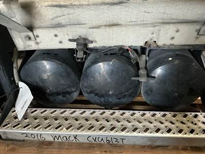 Mack CXU613T Air Tank