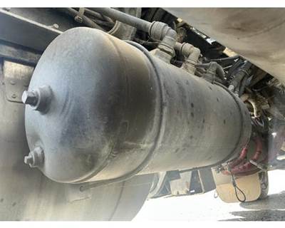 Peterbilt 384 Left Air Tank