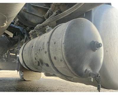 Peterbilt 384 Right Air Tank