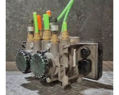 Used Bendix Multichannel Trailer ABS Module, Part # K086200V00 for Peterbilt 579
