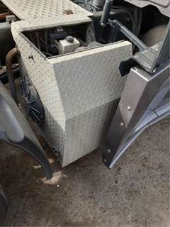 Freightliner Cascadia 125 Auxiliary Power Unit (APU)