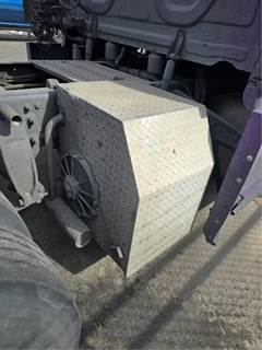 Freightliner Cascadia 125 Auxiliary Power Unit (APU)