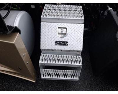 Freightliner Auxiliary Power Unit (APU) for a Freightliner CASCADIA