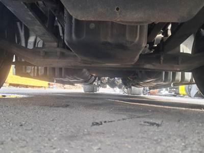 Detroit CASCADIA 126 Front Axle Assembly for a Freightliner Cascadia 126