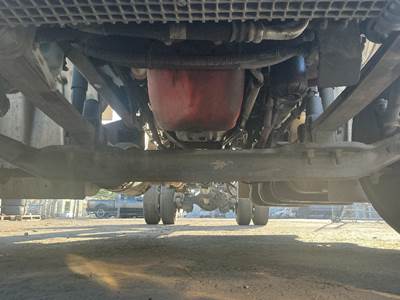 Detroit DA-F-10.0-3 Front Axle Assembly for a Freightliner M2 106