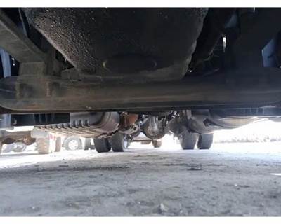 Detroit DA-F-12.0-3 Front Axle Assembly for a Freightliner CASCADIA