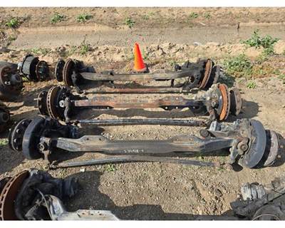 Detroit DA-F-12.0-3 Front Axle Assembly for a Freightliner Cascadia 126