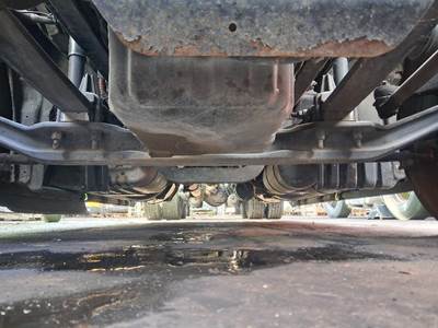 Detroit DA-F-12.5-3 Front Axle Assembly for a Freightliner 122SD