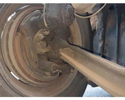 Detroit DA-F-12.5-3 Front Axle Assembly for a Freightliner Cascadia 125