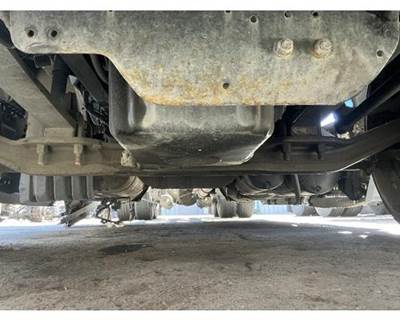 Detroit DA-F-12.5-3 Front Axle Assembly for a Freightliner Cascadia 126