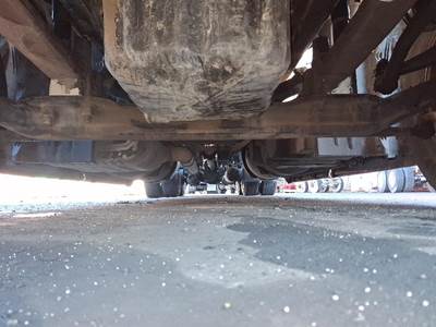 Detroit DA-F-13.3-3 Front Axle Assembly for a Freightliner CASCADIA