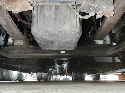 Detroit DA-F-13.3-3 Front Axle Assembly for a Freightliner CASCADIA