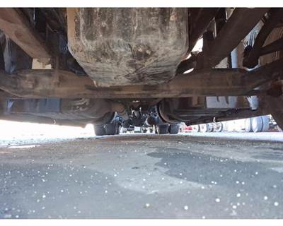 Detroit DA-F-13.3-3 Front Axle Assembly for a Freightliner CASCADIA