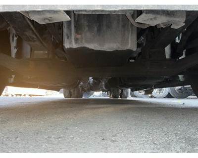 Detroit DA-F-13.3-3 Front Axle Assembly for a Freightliner Cascadia 125
