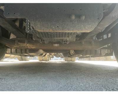 Detroit DA-F-13.3-3 Front Axle Assembly for a Freightliner CASCADIA