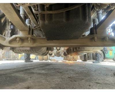 Detroit DA-F-13.3-3 Front Axle Assembly for a Freightliner Cascadia 125